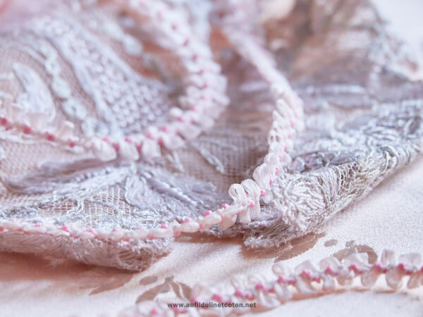 Ruban vintage rococo de la marque MOKUBA élastique, couleur rose