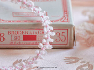 Ruban vintage rococo de la marque MOKUBA élastique, couleur rose
